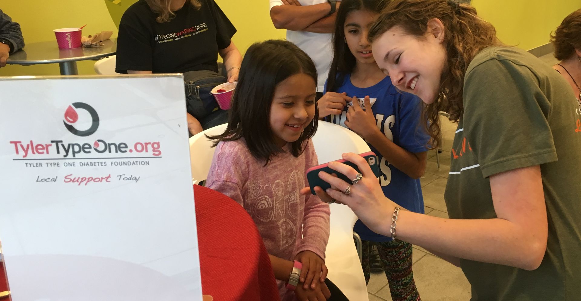 Lydia helps new dx at support group
